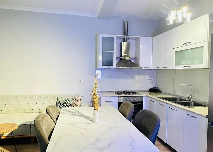 Bllok: Central Cozy Stay, 24/7 Self Check-In