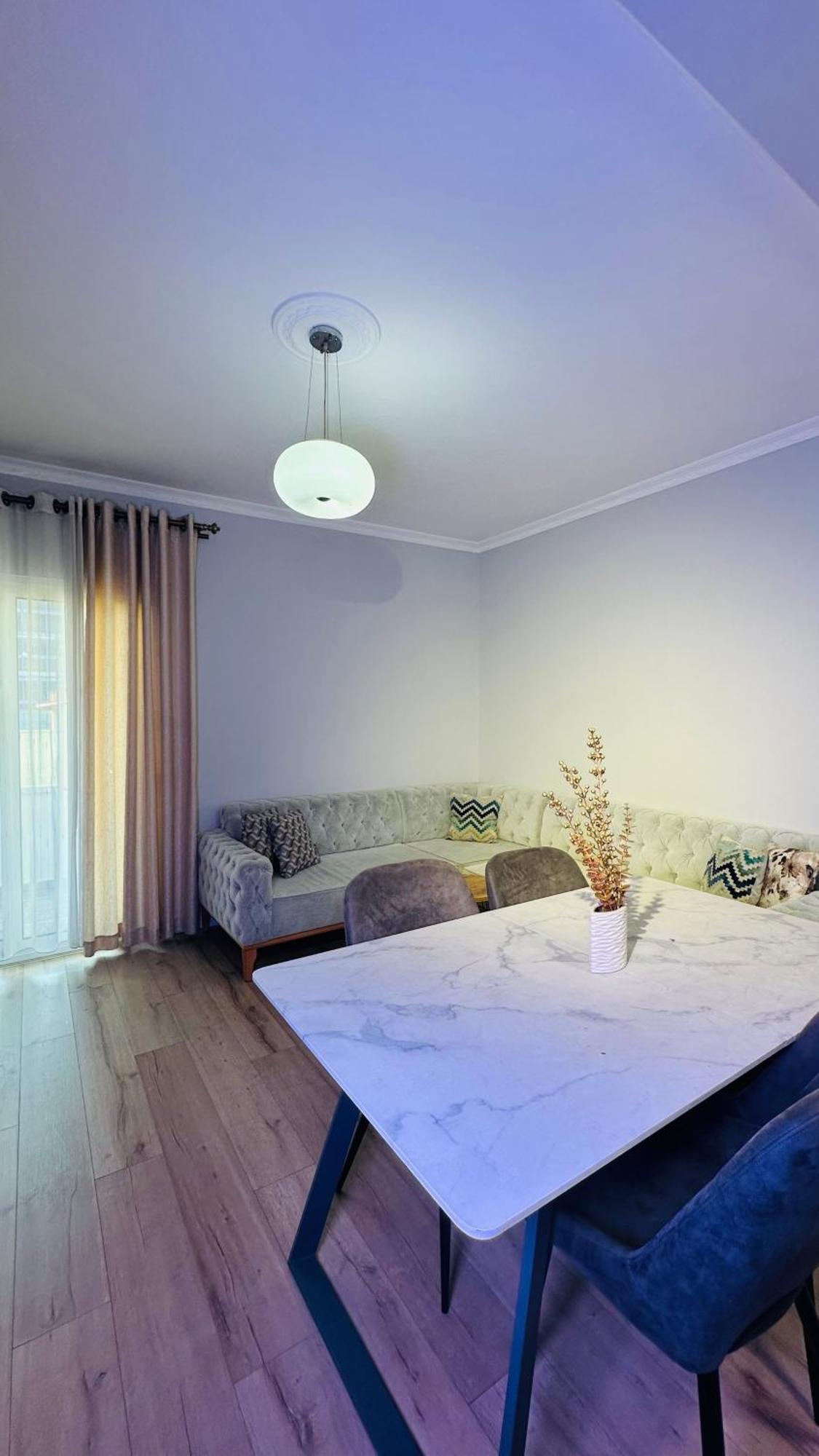 Apartment Bllok: Cozy Stay, 24/7 Self Check-in Tirana
