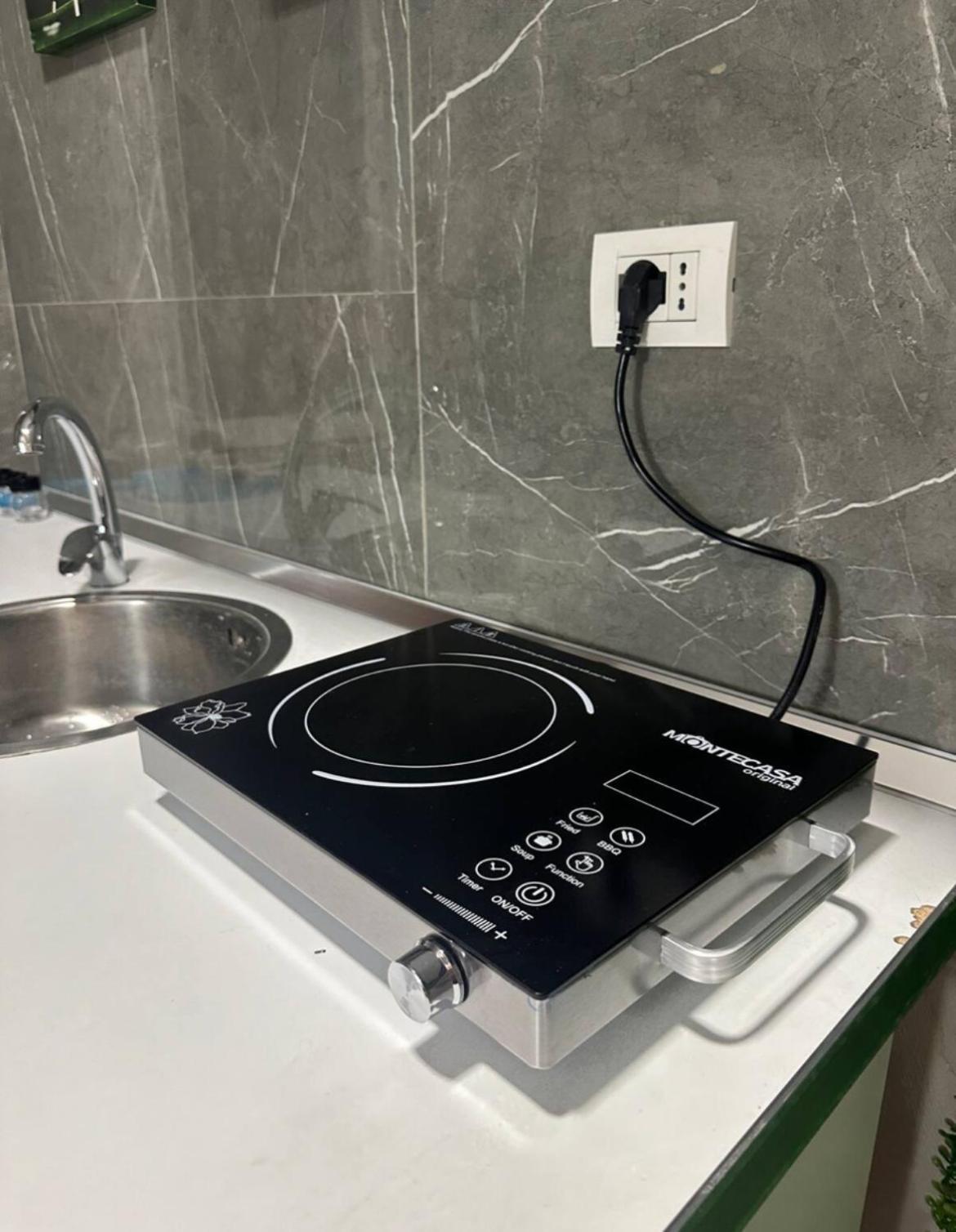 Bllok: Cozy Stay, 24/7 Self Check-in Apartmán Tirana