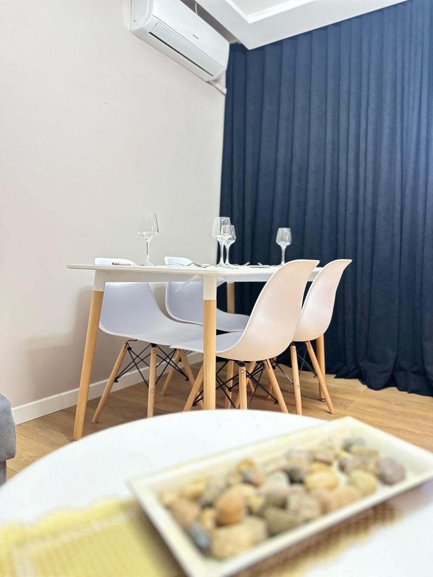 Bllok: Cozy Stay, 24/7 Self Check-in Apartmán *